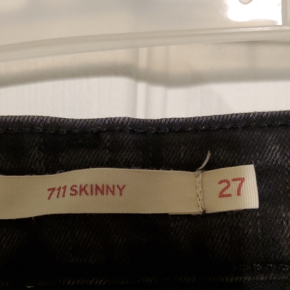 Levi's Women's Dark Gray Cropped Ankle Jeans - Picture 4 of 4